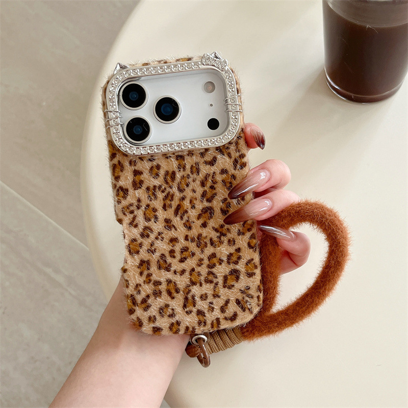 Phone Cases Luxury - Luxury diamond-encrusted leopard print plush mobile